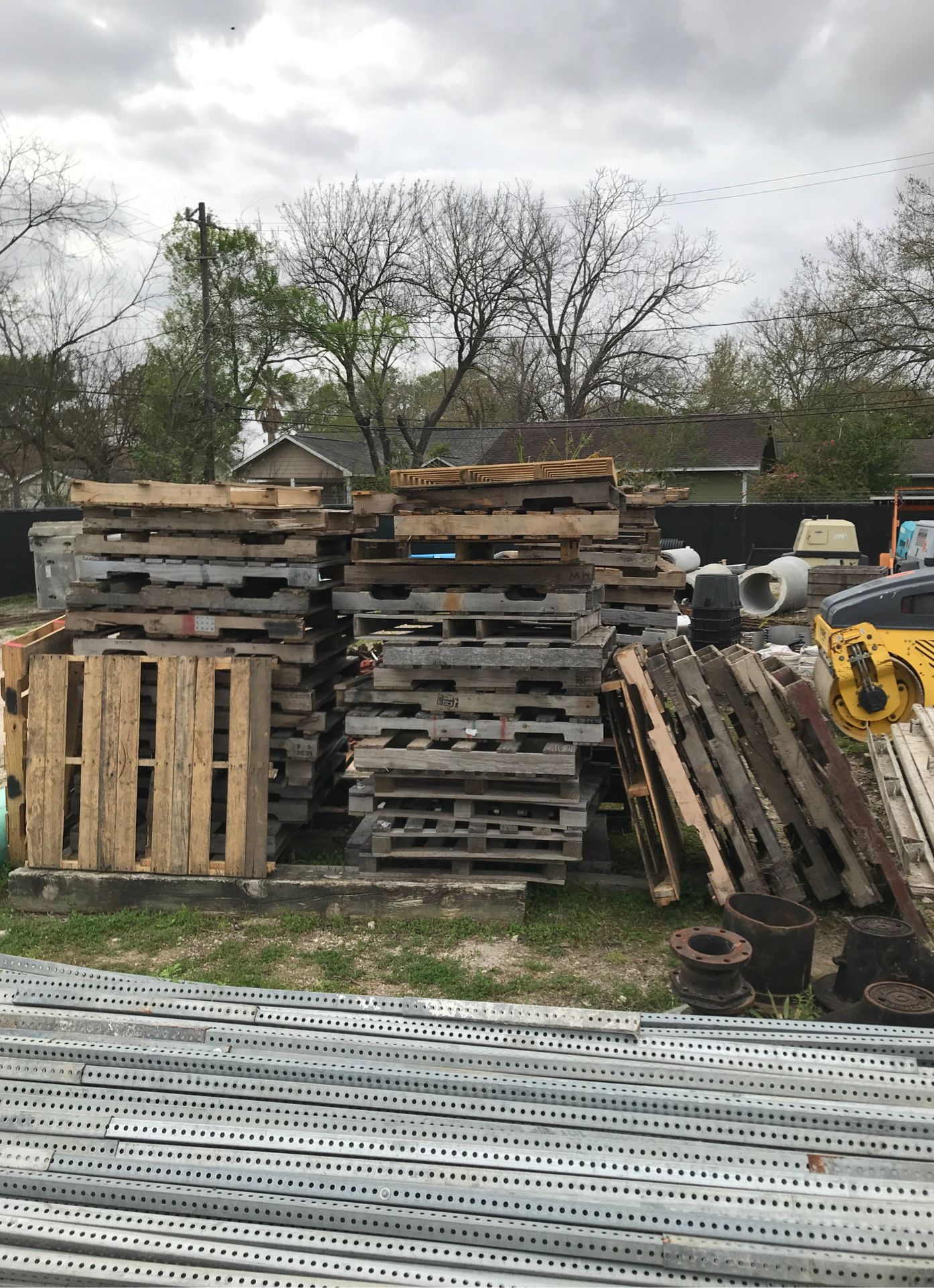Wooden pallets pick up only for Sale in Houston, TX OfferUp