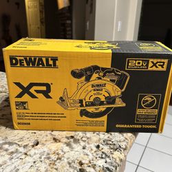 Dewalt Xr BRUSHLESS CIRCULAR SAW