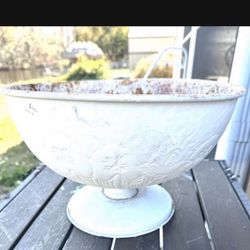 Vintage white metal plant pot no holes