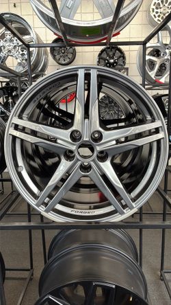 OEM Chevrolet Corvette C8 Wheels