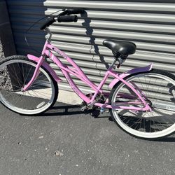 Beach cruiser bicycle 
