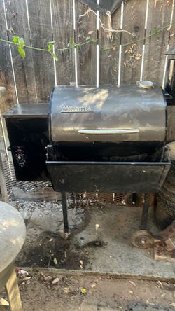Wood pellet grill
