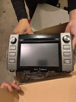 TUNDRA OEM RADIO 2019