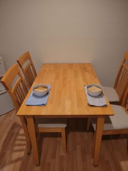 Kitchen table 4 chairs