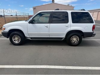 2000 Ford Explorer