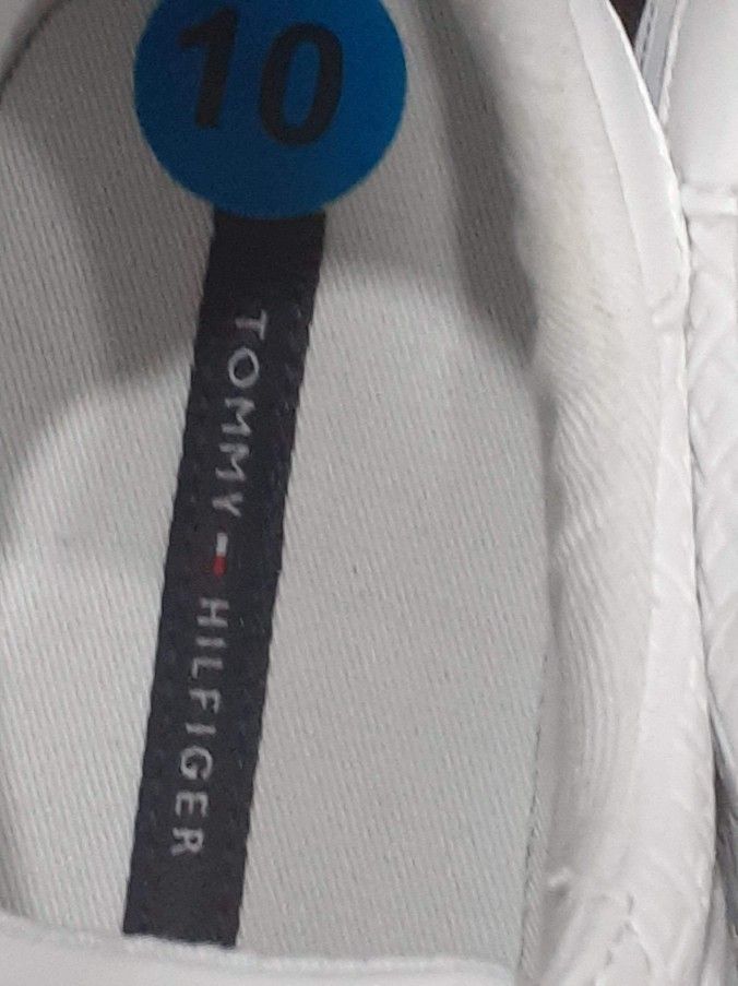 SE VENDE TDO ES NUEVO ORIGINAL Y PRECIO NEGOCIABLE PREGUNTAR SE LEVANTA EN PALMVIEW