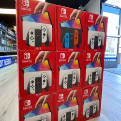 Nintendo Switch OLED (Take It Home In Payments/ llévalo a casa en pagos 