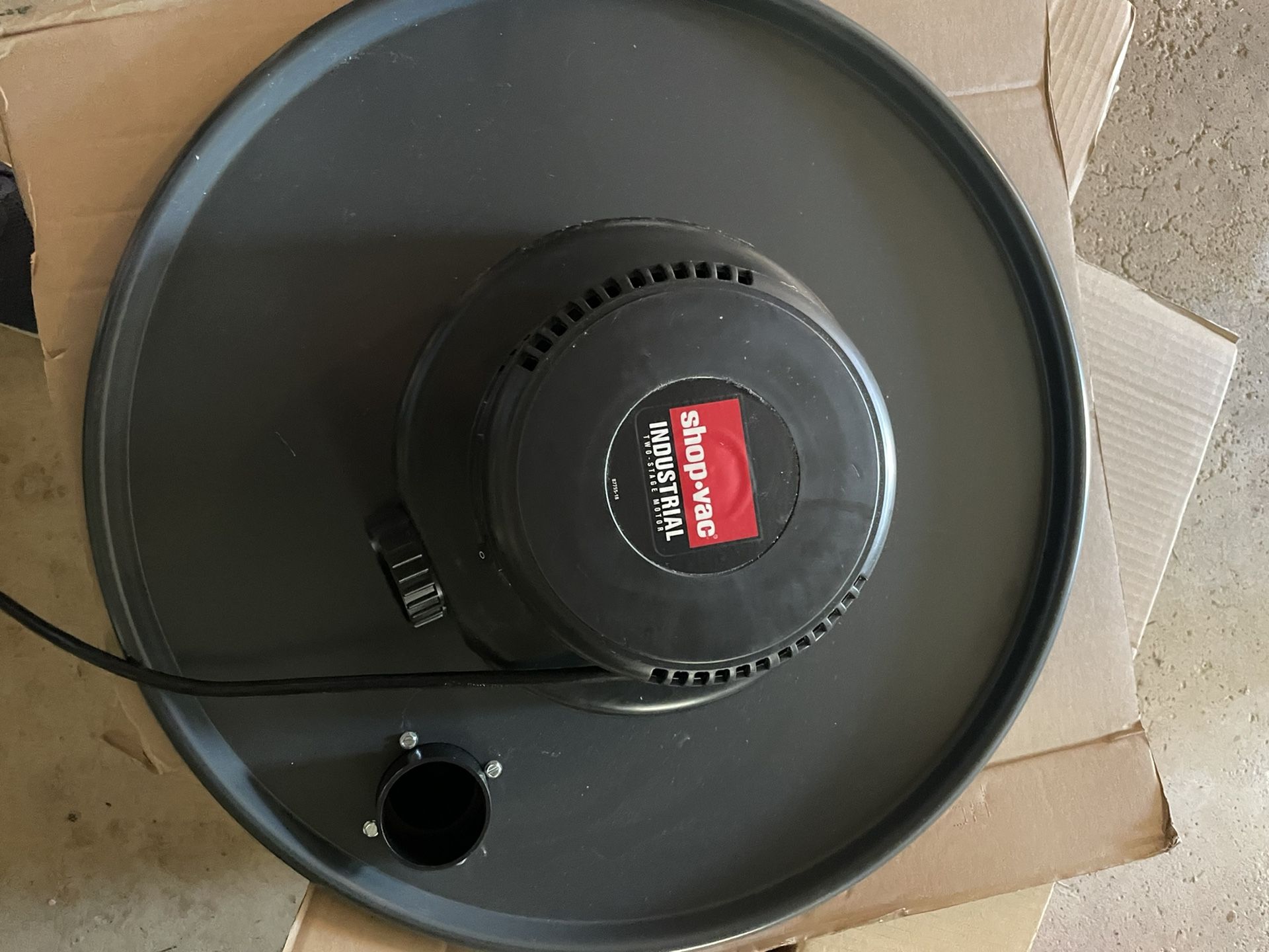 Must Move asap, Priced To Sell!! ShopVac Drum-Top Vacuum Head: Std, Wet/Dry, For 55 gal Drum Capacity, 1 1/2 in Vacuum Hose Dia.