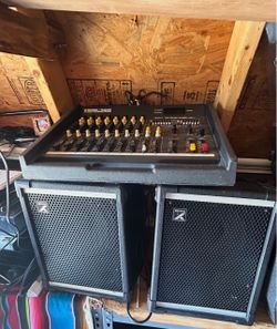 Tapco 100M Stereo Powered Mixer