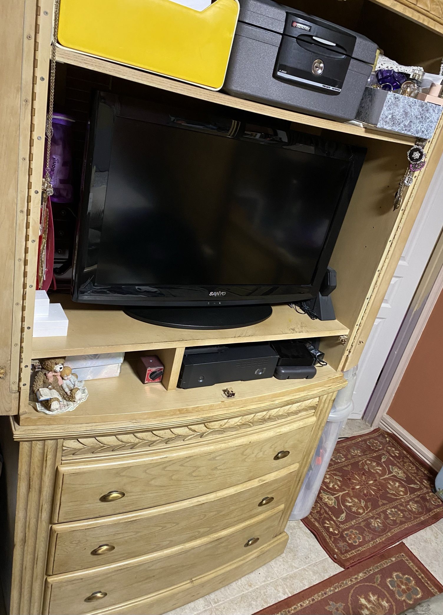 Bedroom Cabinet