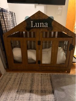 WLO Walnut Large (S3) Dog House