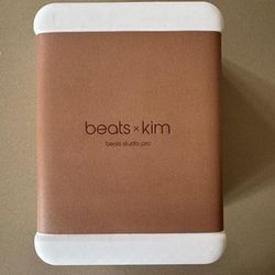 Apple Beats Studio Pro Kim Kardashian Dune Color 