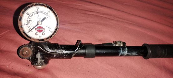 VINTAGE HARLEY DAVIDSON TIRE/SUSPENSION PUMP