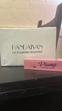 Lip plumping booster