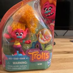 2018 DreamWorks Trolls DJ Suki Collectible
