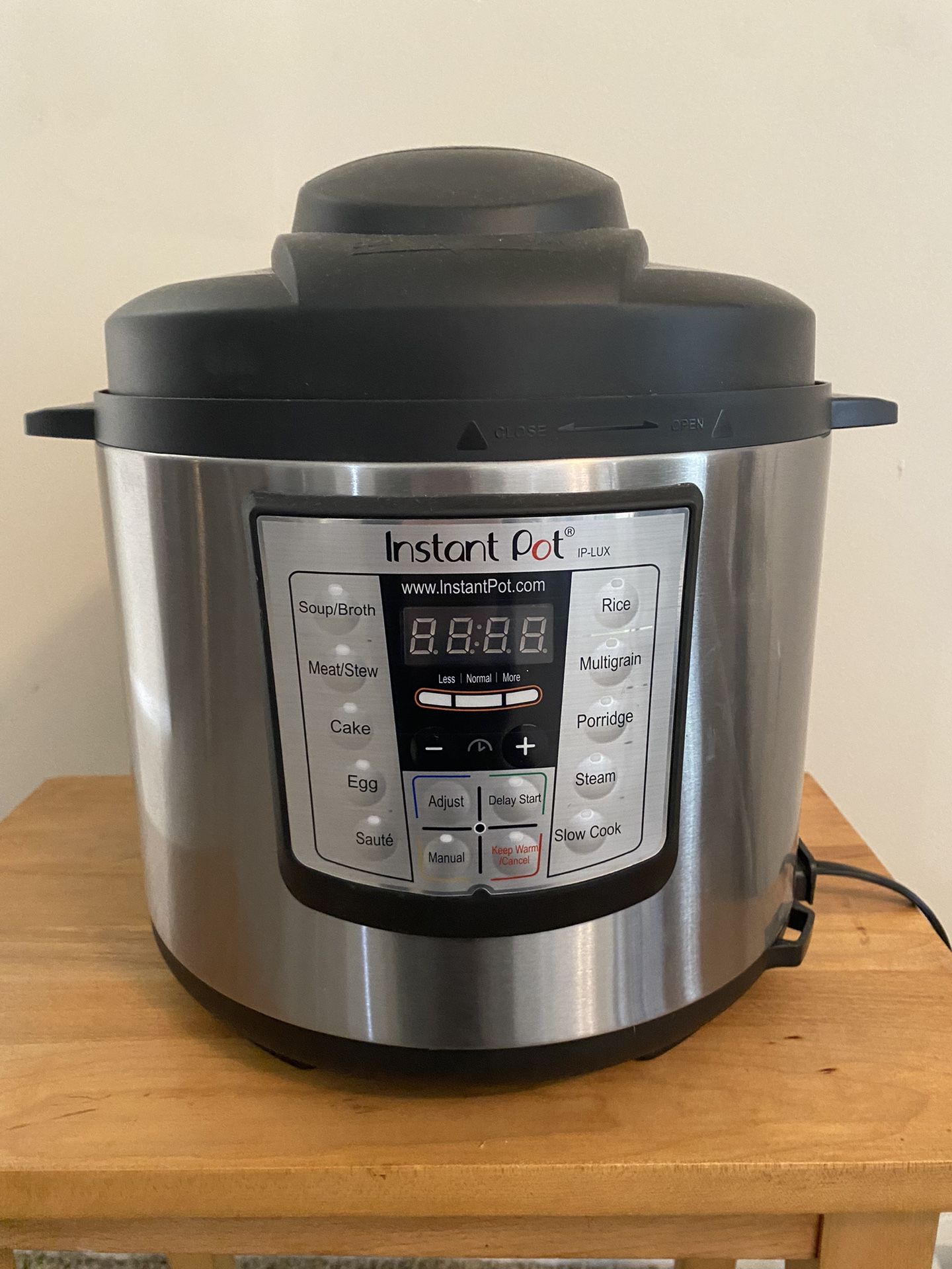 Instant Pot Lux Mini for Sale in Bethel, NC - OfferUp