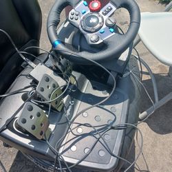 Logitech g923 racing wheel & pedals