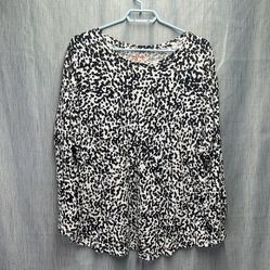 Joe fresh black and white long sleeve shirt size 2X
