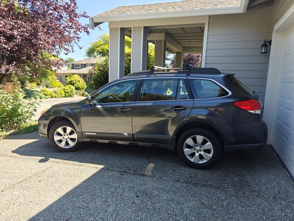 2011 Subaru Outback 6sp Manual