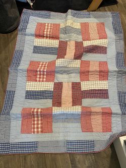 Super Cute Pottery Barn Crib Bedding/Comforter 💙