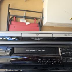 VCR DVD CD PLAYER