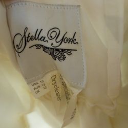 Stella York Sweetheart Wedding Dress (Accessories Included)