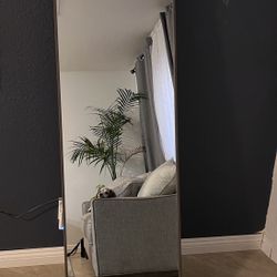 Full-Body Length Standing Mirror 