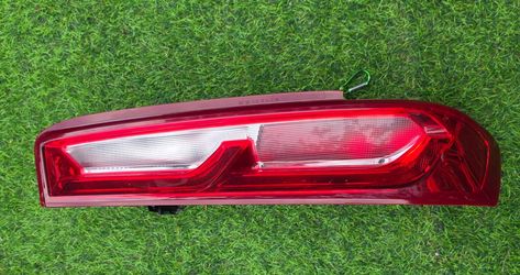 Chevrolet Camaro Taillamp 2016 2017 2018 Right Side (Passenger) OEM Halogen