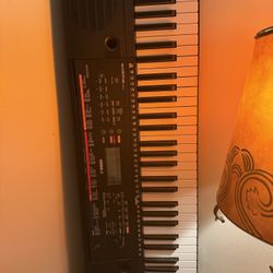  YAMAHA Electronic Keyboard Portaton PSR-E263 Musical Instruments