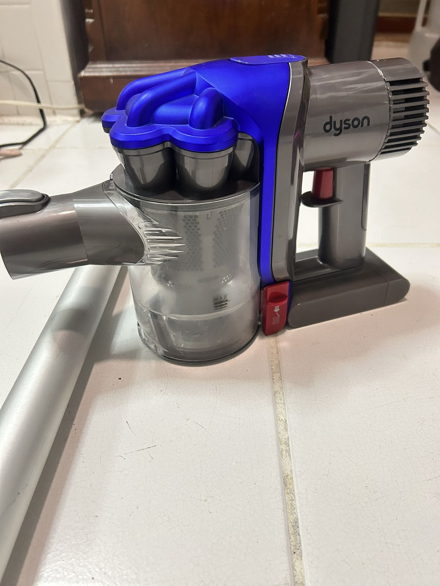 Dyson DC 35 Cordless Vacuum (read description)