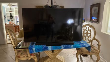 Samsung 65” QLED 4K Smart TV + Samsung Soundbar Bundle – Excellent Condition