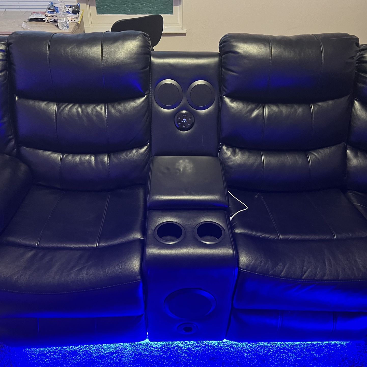 6 Seat Sectional W/Led And Speakers