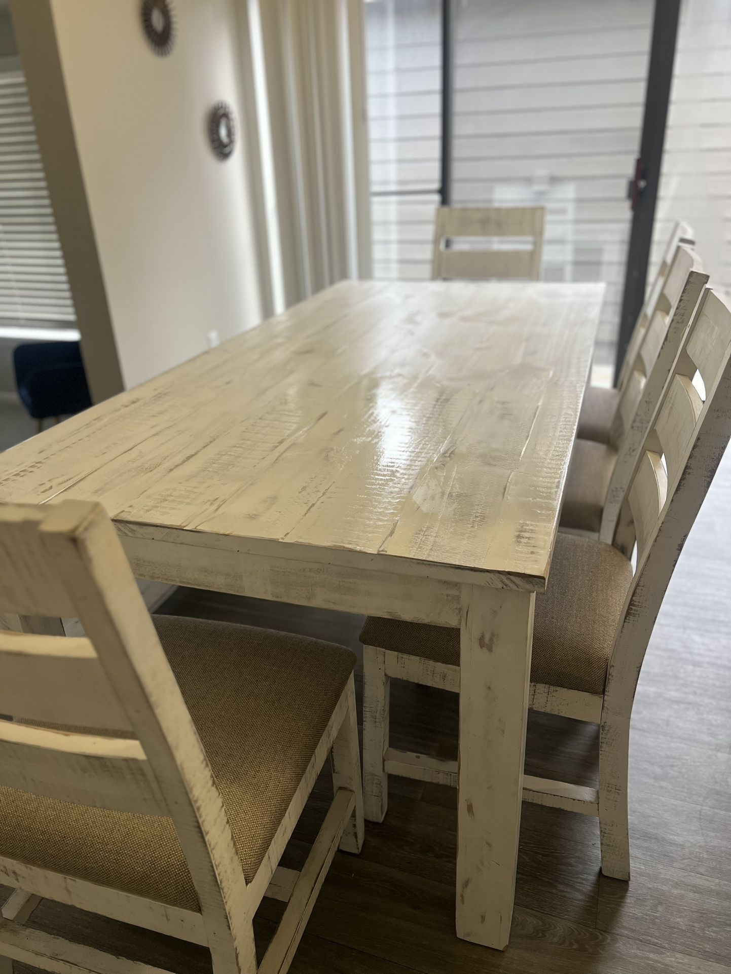 Wooden table, with antique white finish (dining room)