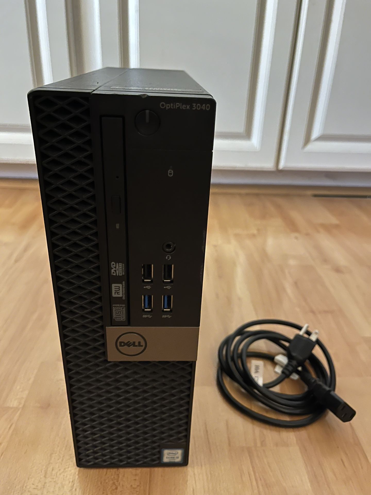 Dell OptiPlex 3040 Desktop Computer