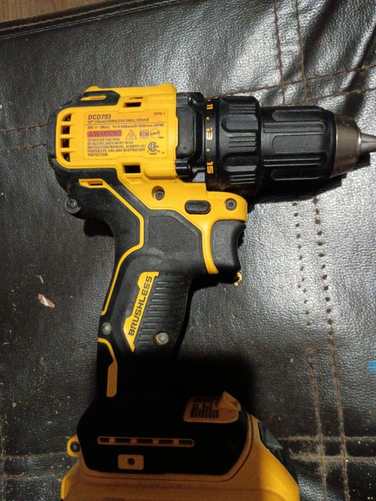 DeWalt 20 V Brushless Drill