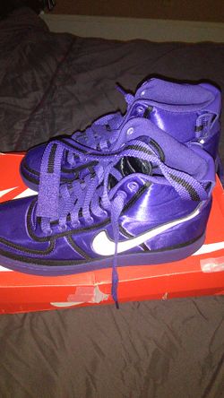 New with box Nike vandel supreme purple and black excellent condition size 11/1/2