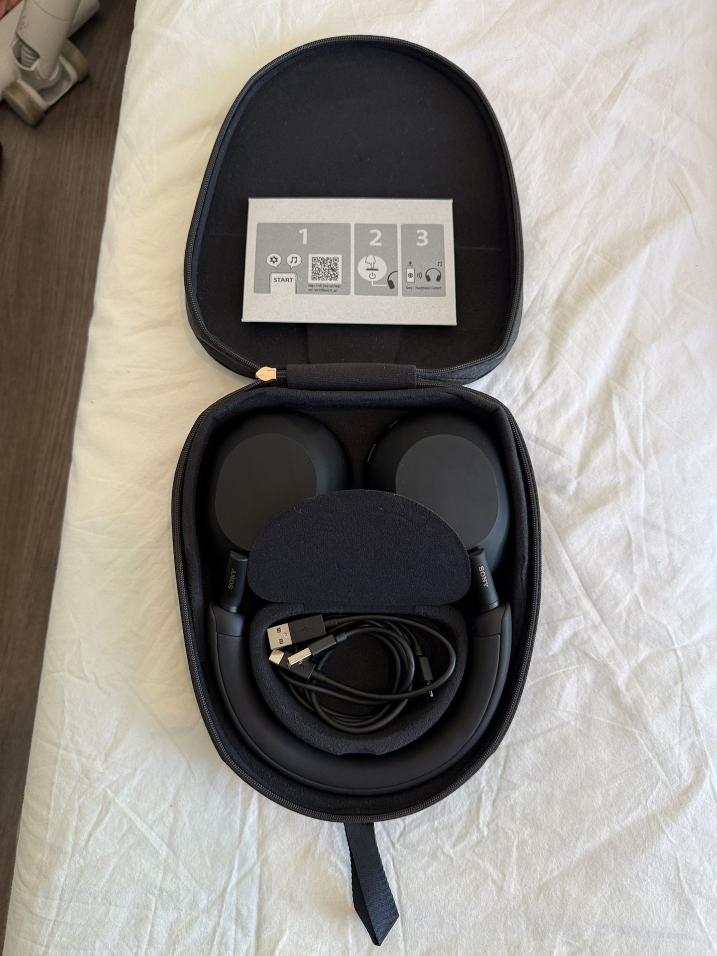 Sony Headphones Model 1000XM5,open Box