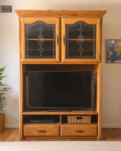 Solid Oak Hutch Cabinet with Leaded Glass Doors – TV Armoire / Curio Display