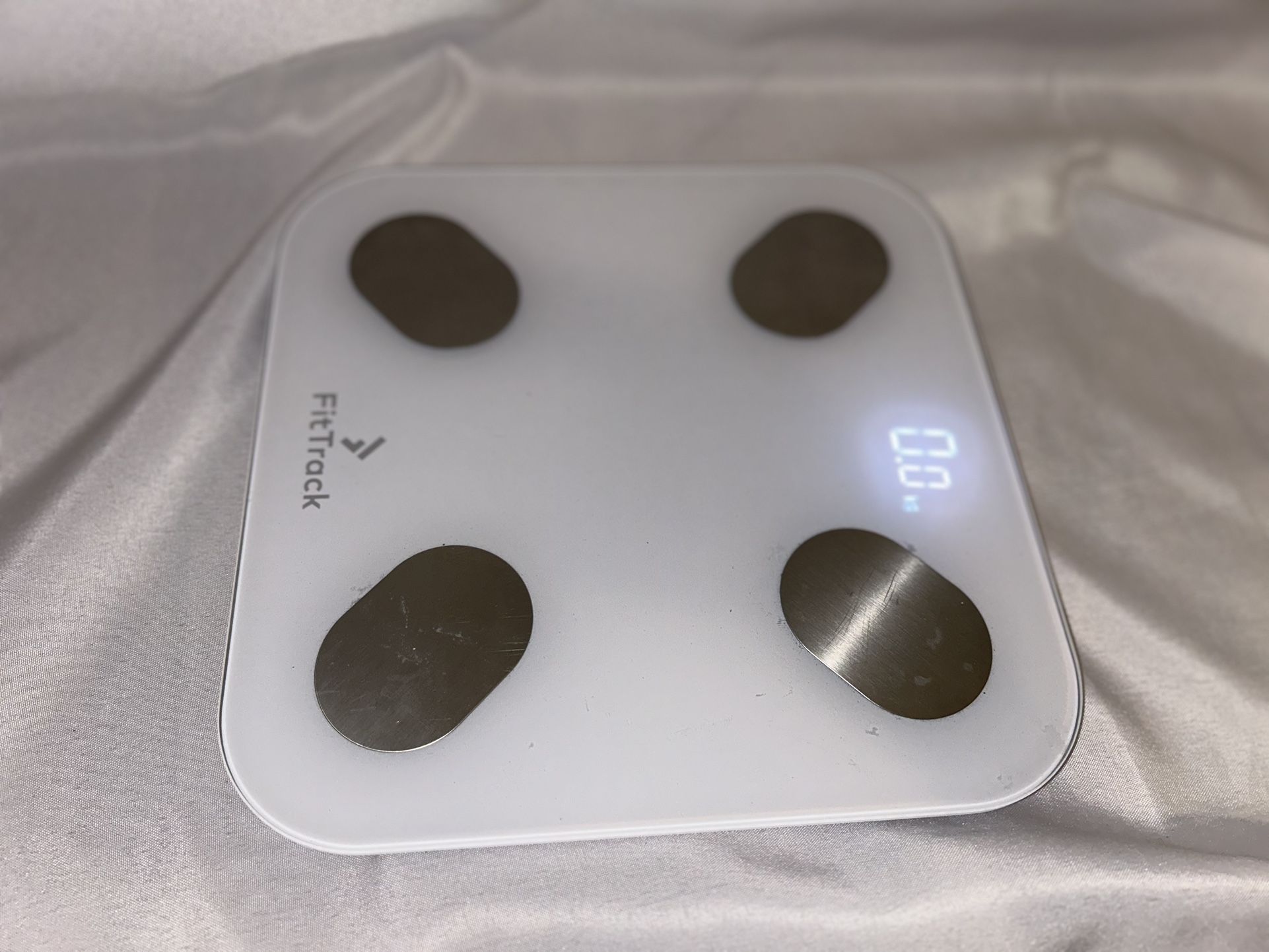 FitTrack Dara Smart BMI - Digital scale to measure weight and body fat, more acc