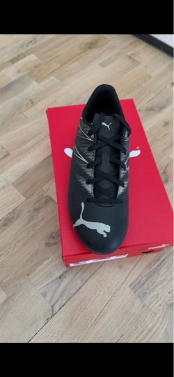 Junior soccer shoes