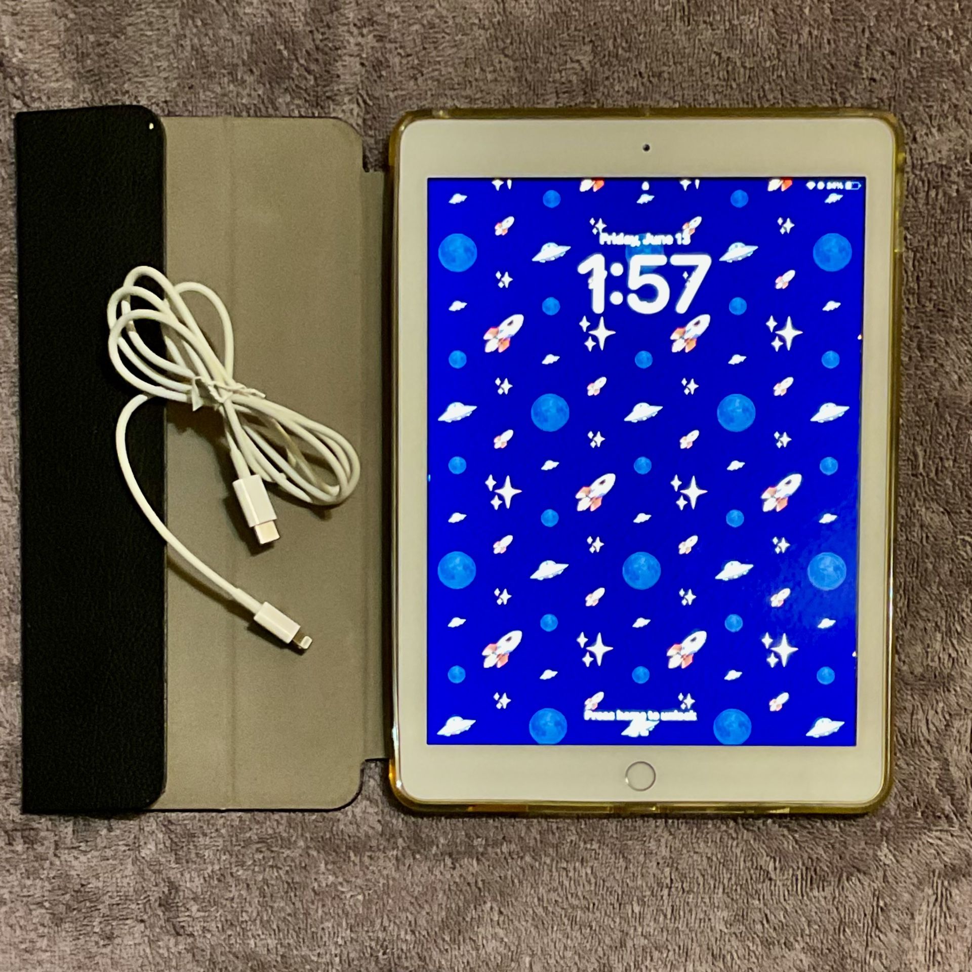 Beautiful White 128GB Apple iPad 6th Gen, 9.7" A1893 , WIFI ONLY with c-cord to Apple c-cord & case!