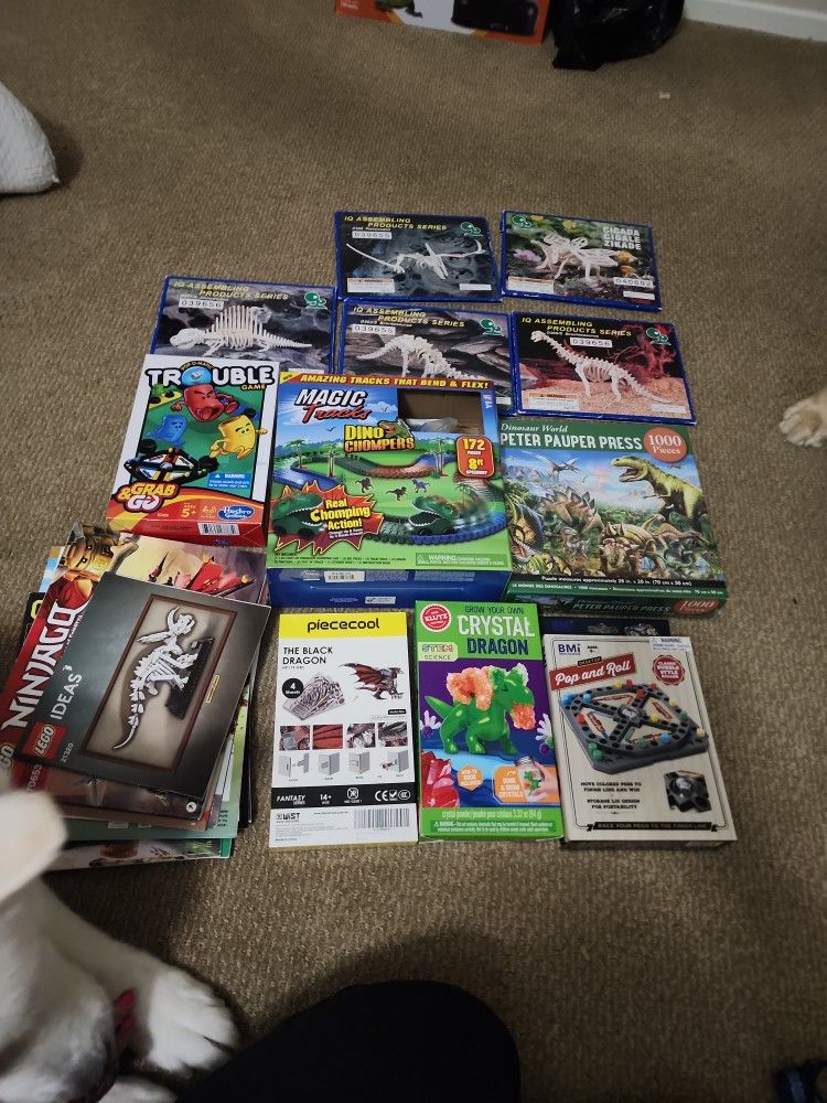 Assorted BUNDLE ! GAMES, PUZZLES