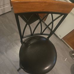 Swivel bar stools 32 inches from seat to floor