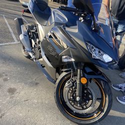2023 Kawasaki Ninja 400