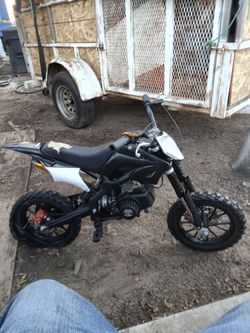 Mini Dirt Bike Pit Bike let me know what you are willing pay I'm not to picky  I can drop off