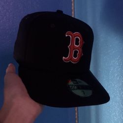 Selling A Couple Baseball Caps From 15-25 Ask For Prices!