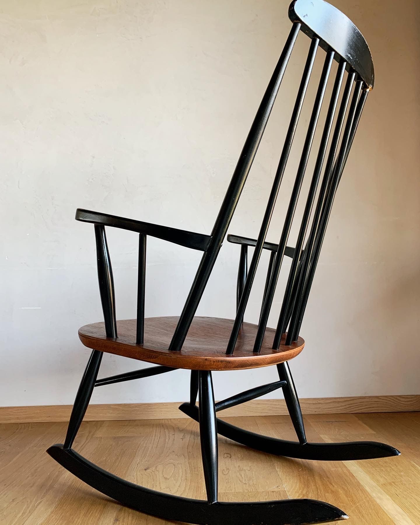 ORIGINAL DANISH ILMARI TAPIOVAARA TEAK BLACK SPINDLE ROCKER