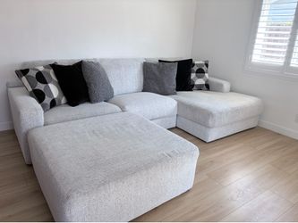 White Sectional  (Measurements in Description)