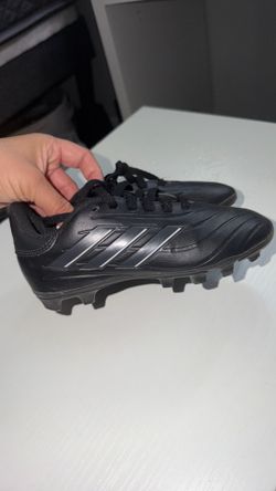 Soccer cleats
