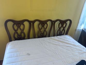 Solid Wood Queen Bed Frame & Decorative Headboard – Vintage Traditional Style